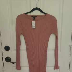 Elegant Pink Ribbed Dress